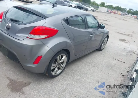 2013 Hyundai Veloster Base W/Black z USA, uszkodzony, nr VIN KMHTC6AD3DU118515